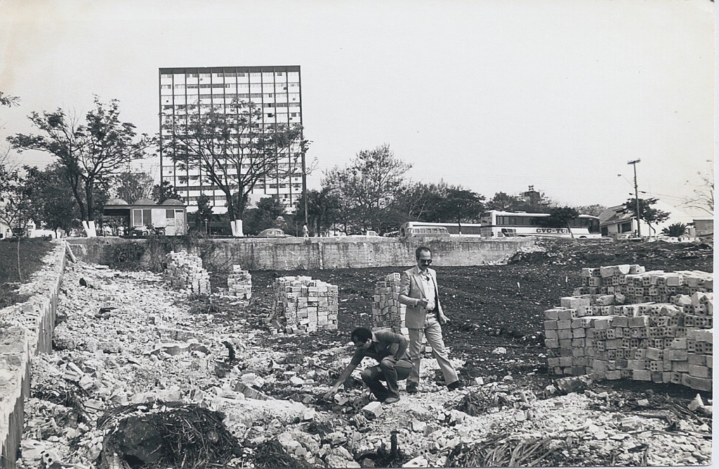 construção praça.jpg