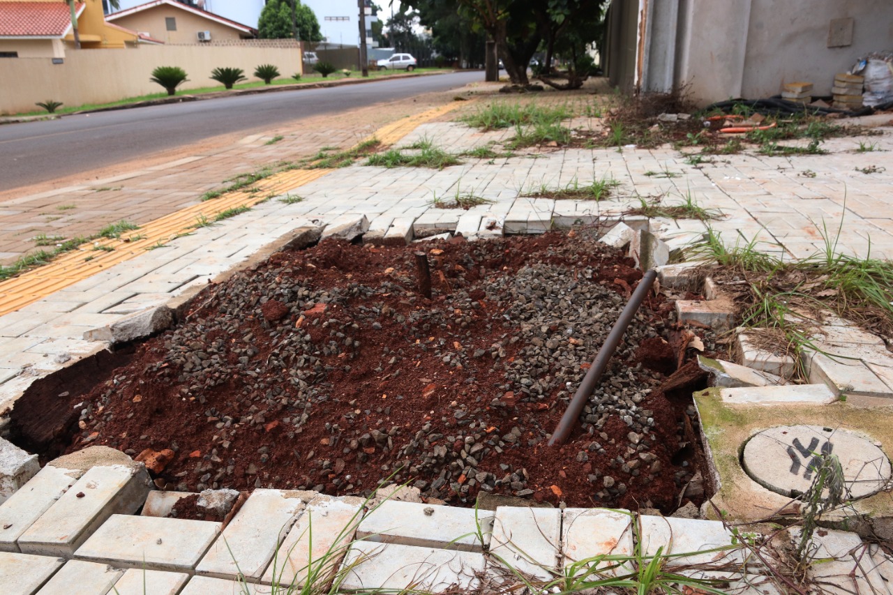 Empresas de telefonia e internet deverão restabelecer pavimento das ruas após execução dos serviços