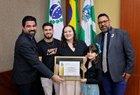 Família recebe homenagem pelo legado do professor Sérgio Luiz Winkert (in memoriam)