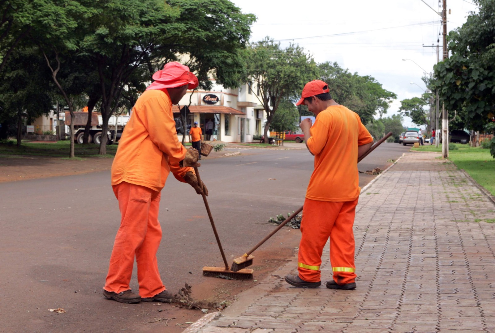 Indicação propõe fortalecimento de pequenos negócios através da disponibilização de serviços manutenção e limpeza urbana