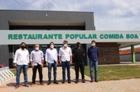 Legislativo de Foz integrou comitiva de visita ao restaurante popular de Cascavel, juntamente com prefeito Chico Brasileiro e vice-prefeito Delegado Francisco Sampaio