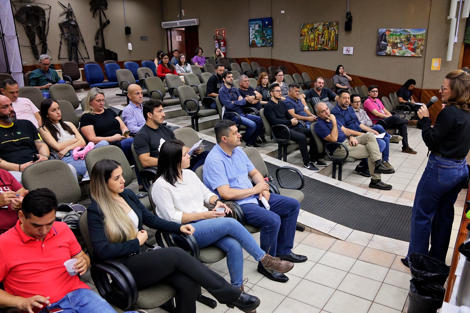 Projeto que reorganiza grupo ocupacional tributário gera polêmica